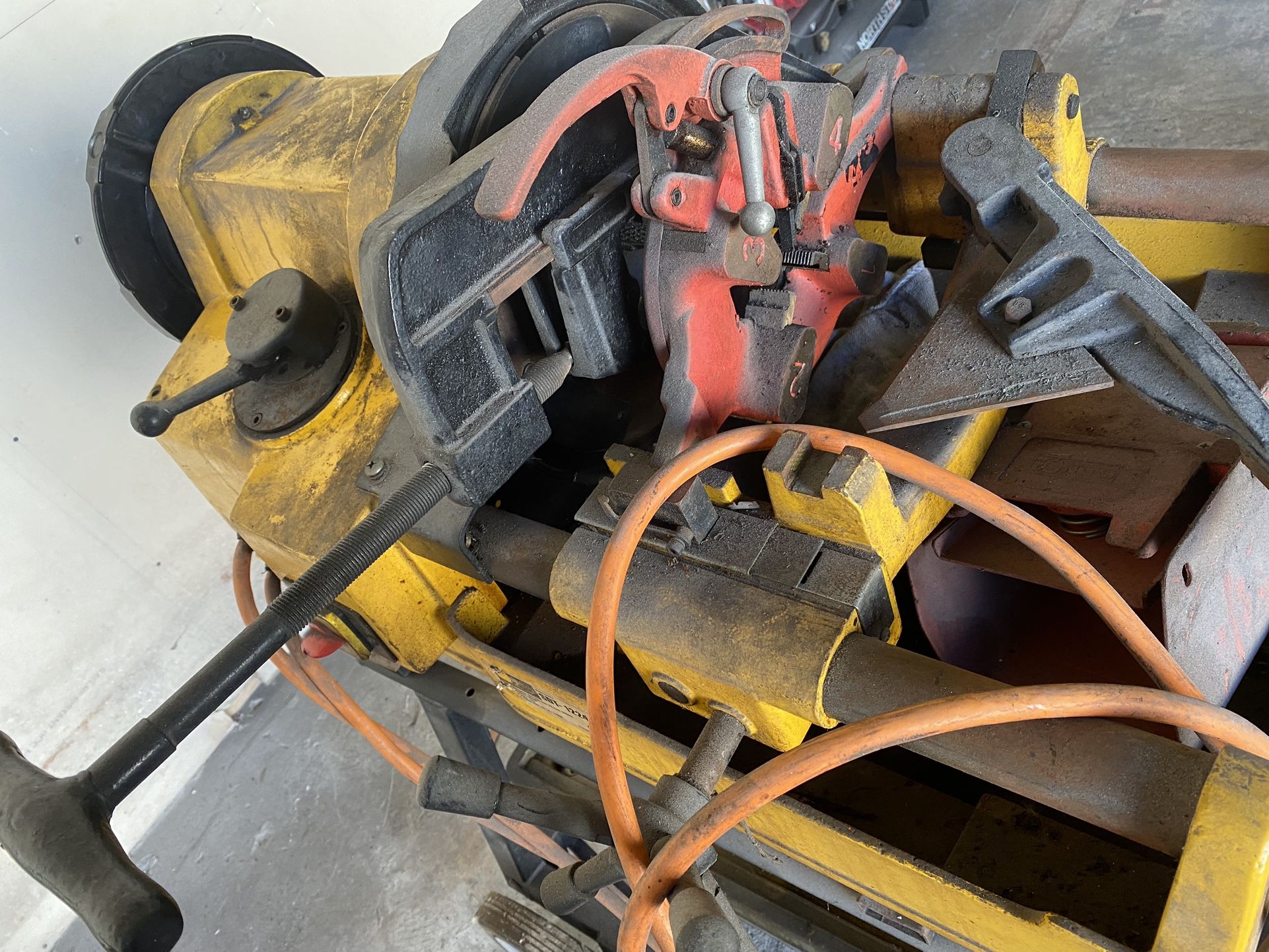 Pipe Threading Machine Roll Groover W/ Dies for Sale in Fort Lauderdale