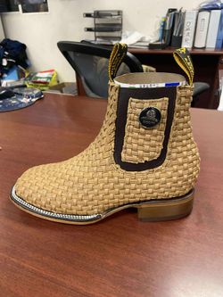 Botines charros de piel punta  cuadrada para hombre