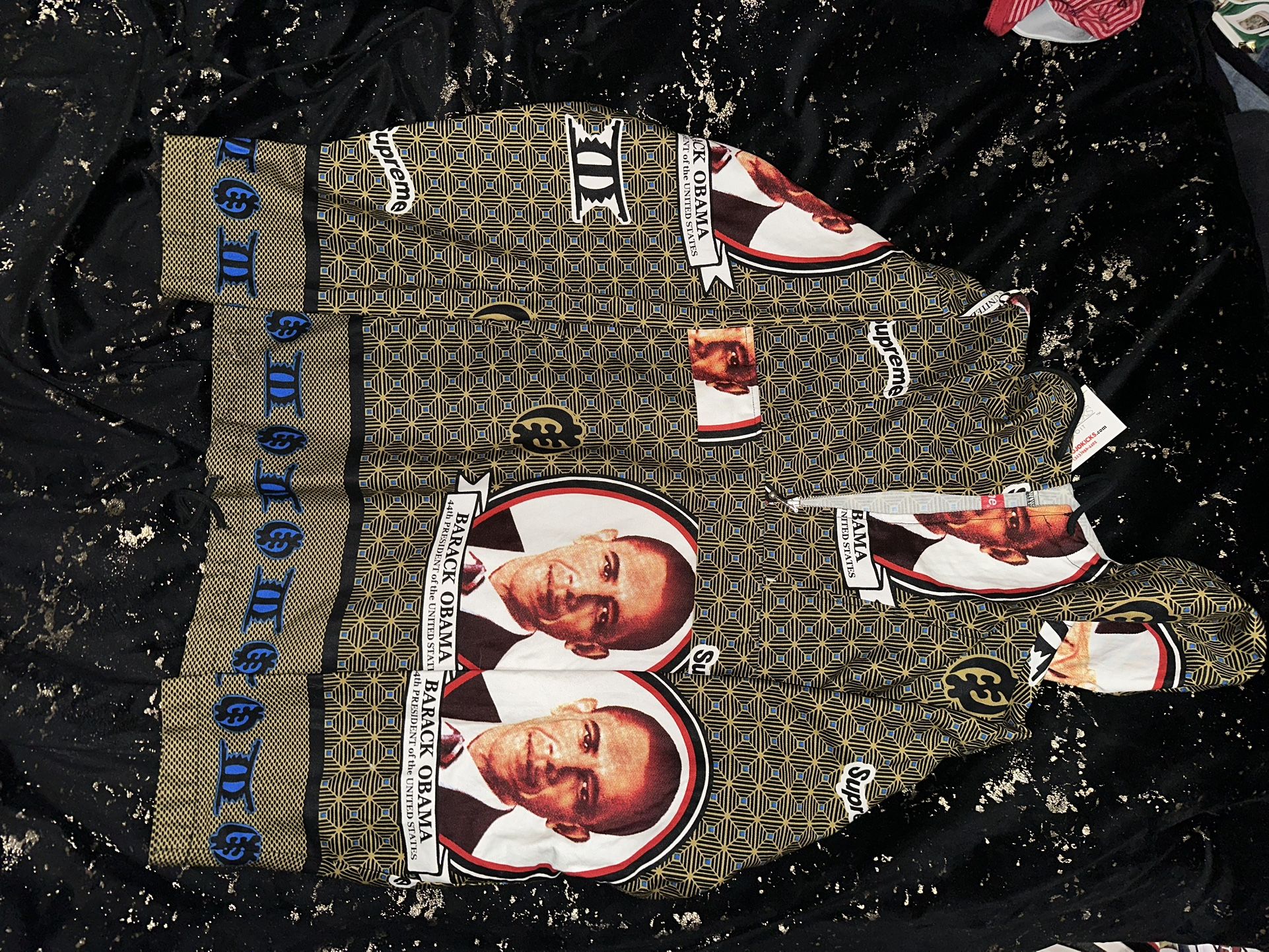 Supreme Hoodie