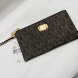 Michael Kors Pouch 