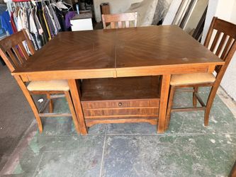 DINNER TABLE 5 SET WITH STORAGE ! USED GOOD CONDITION !!!OAK COLOR! SIZE 36X42X54
