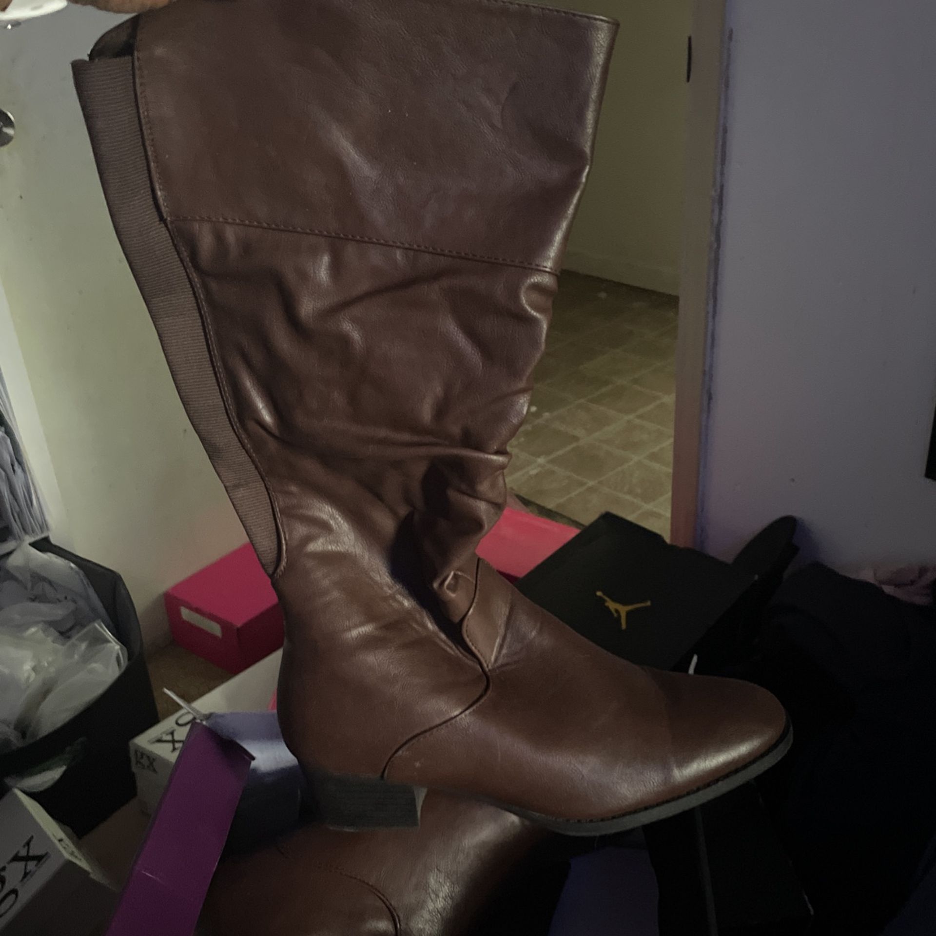 Size 10 Women Boots