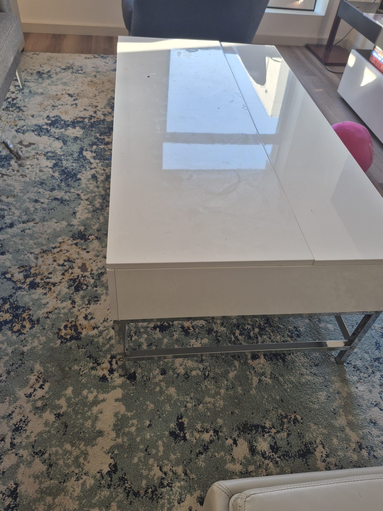 ☕ Elevate Your Living Space with Our Elegant Coffee Table! ☕ 
