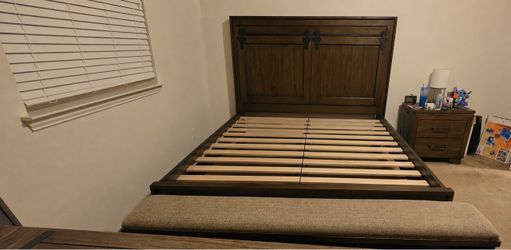 King Bedroom Set – Bed Frame, Dresser w/ Mirror & Nightstand
