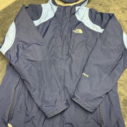 North Face HyVent Women’s Large, Medium-Weight Rain Jacket in good shape! Color is navy.  