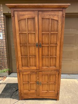 Bassett Solid Oak Mission-Style Entertainment Center / Armoire