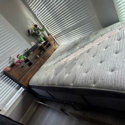 Beautyrest Queen Mattress + bed with LED and drawers
