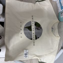 New universal studios top size XS loose fit Small