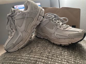Nike Zoom Vomero 5 Sneakers