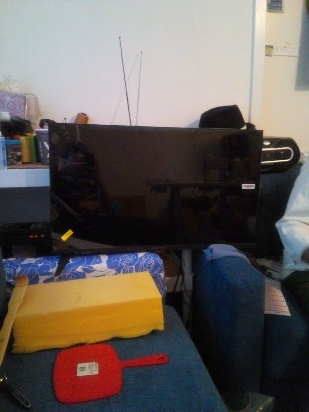 Insignia Tv Slim 32 Inch Led LCD
