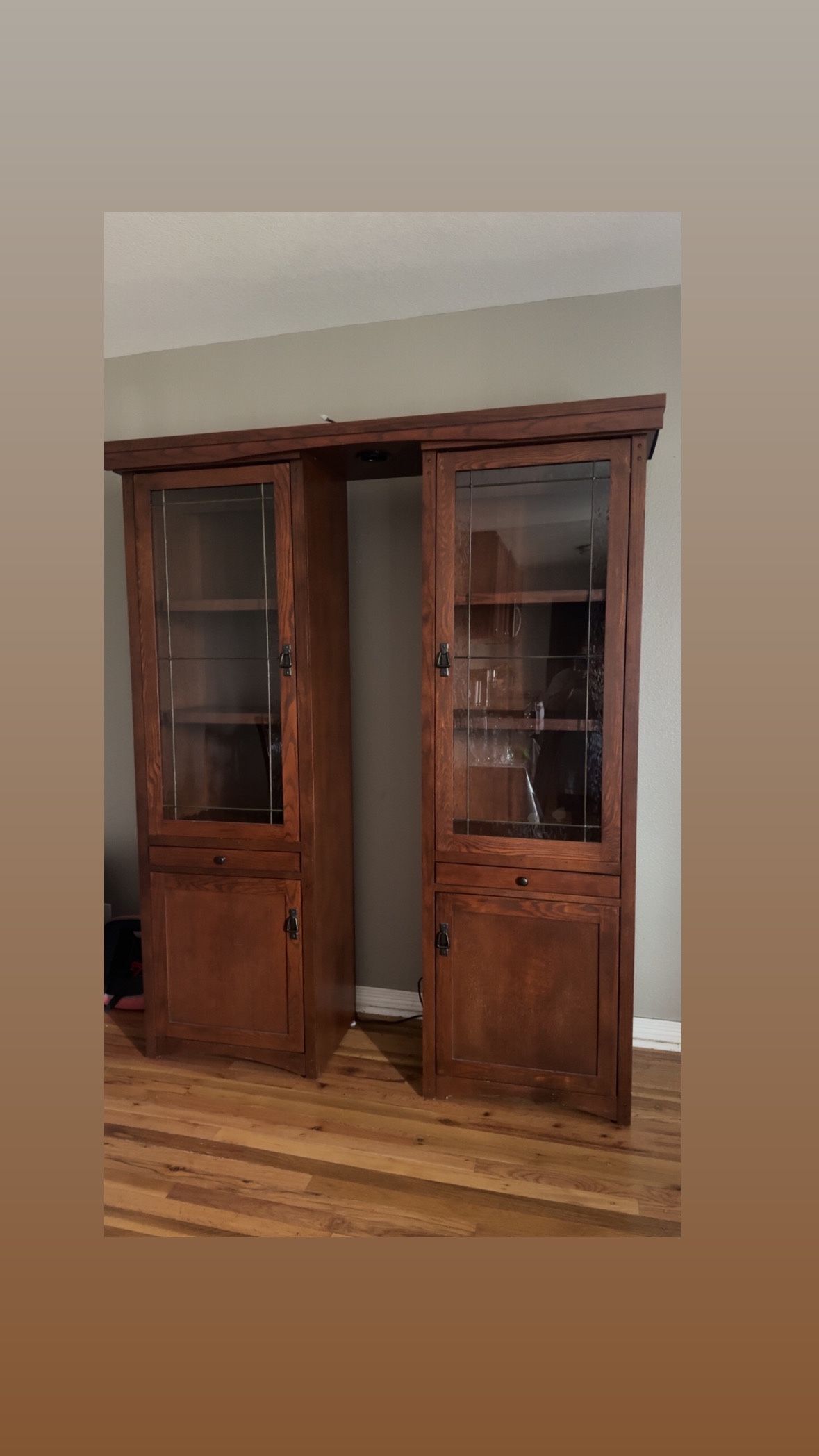 Chinera / Wooden China Cabinets