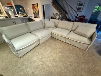 Mint Condition Anabei Sectional Couch with Ottoman