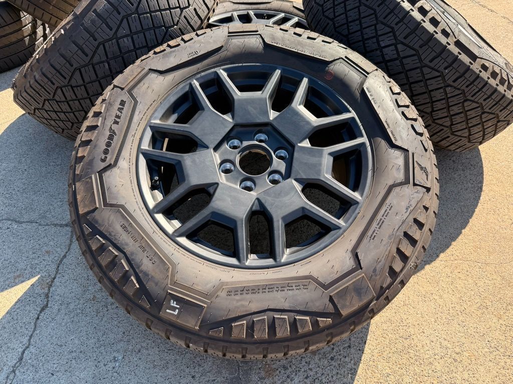 FREE DELIVERY Original 2024 Tesla Cybertruck Wheels Goodyear All Terrain Tires SENSORS