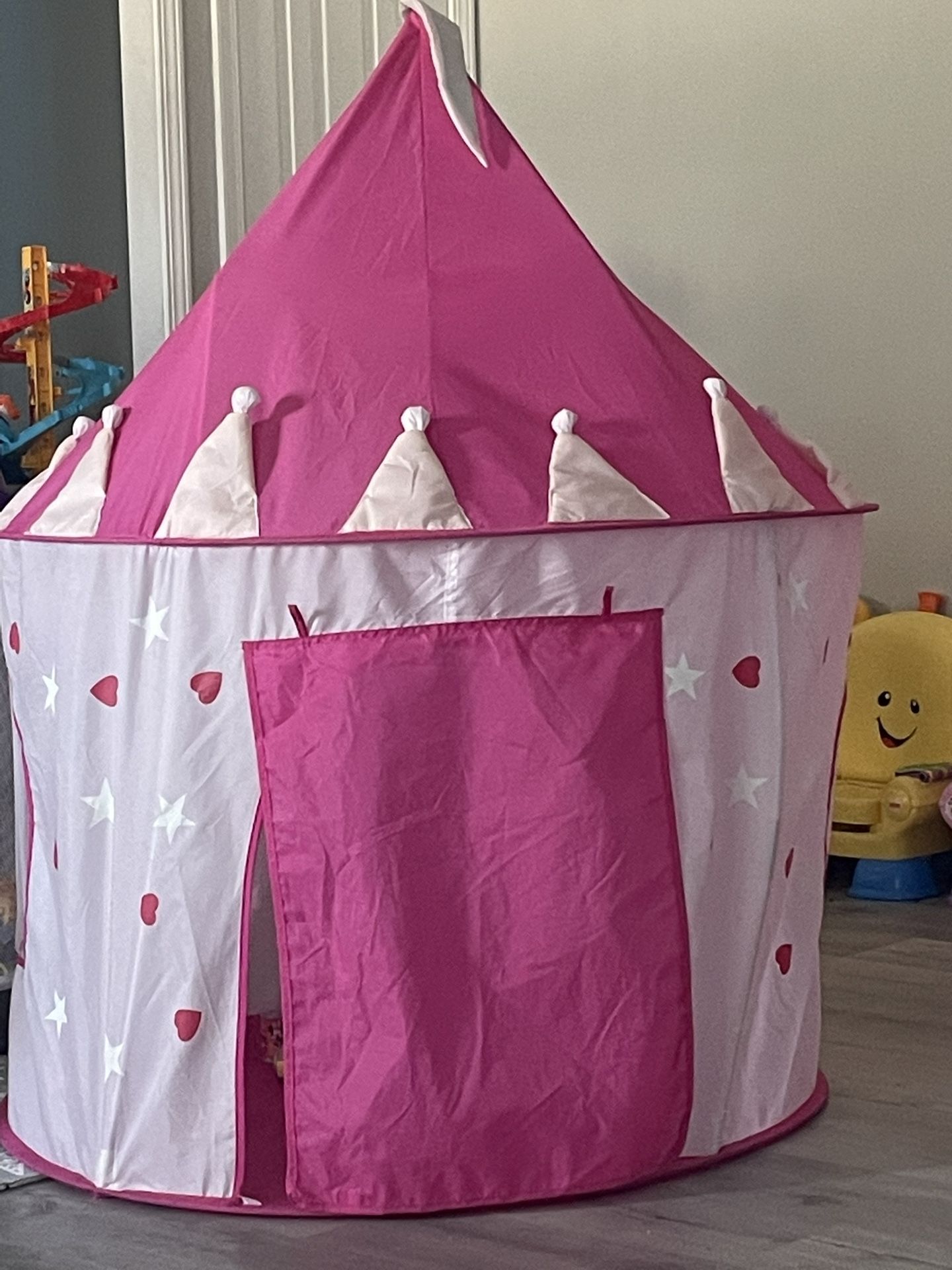 adorable Pink castle tent