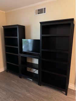 Book shelves/entertainment unit