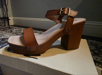 Steve Madden Brown Platform Block Heel Sandals – Size 9
