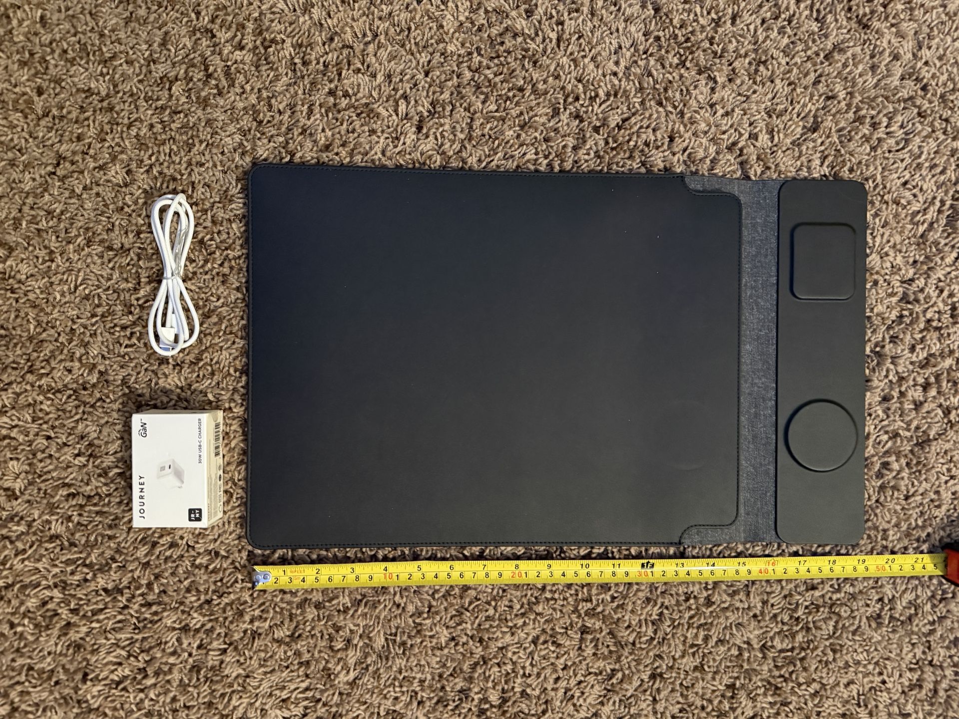 Journey NEXA 4-in-1 Laptop Sleeve with Wireless Charging