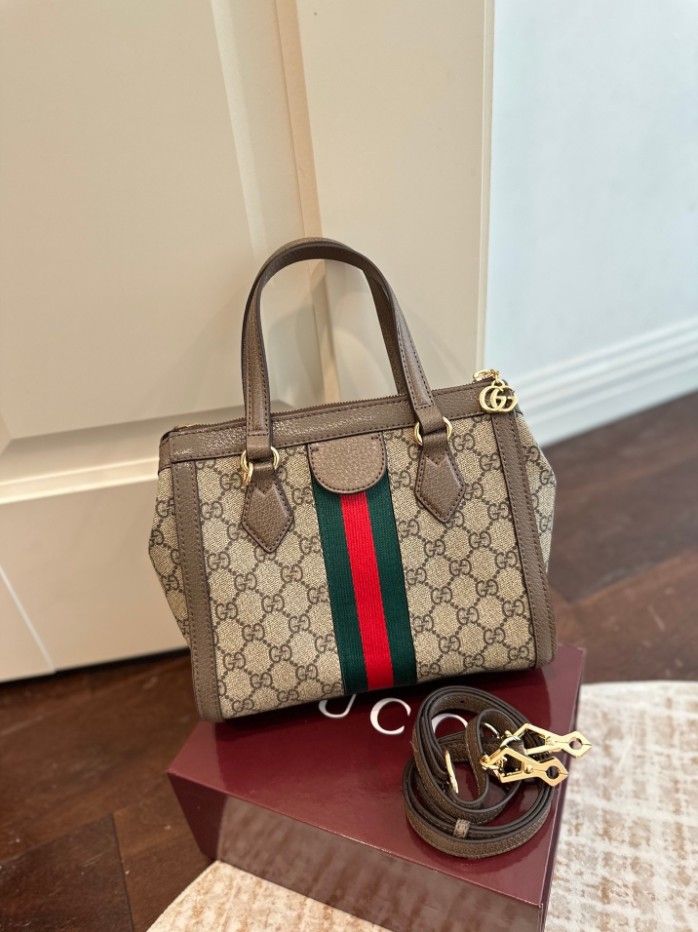 New Ophidia anti-fatigue handbag with shoulder strap and crossbody design