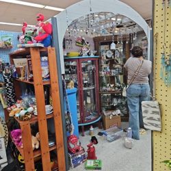 Antiques And Crafts 