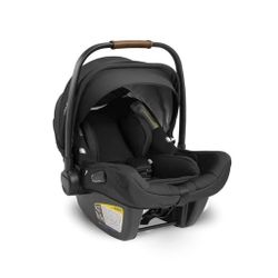 Nuna Pipa Lite LX +Base2022.A pair of stroller adapters is included as a gift.
