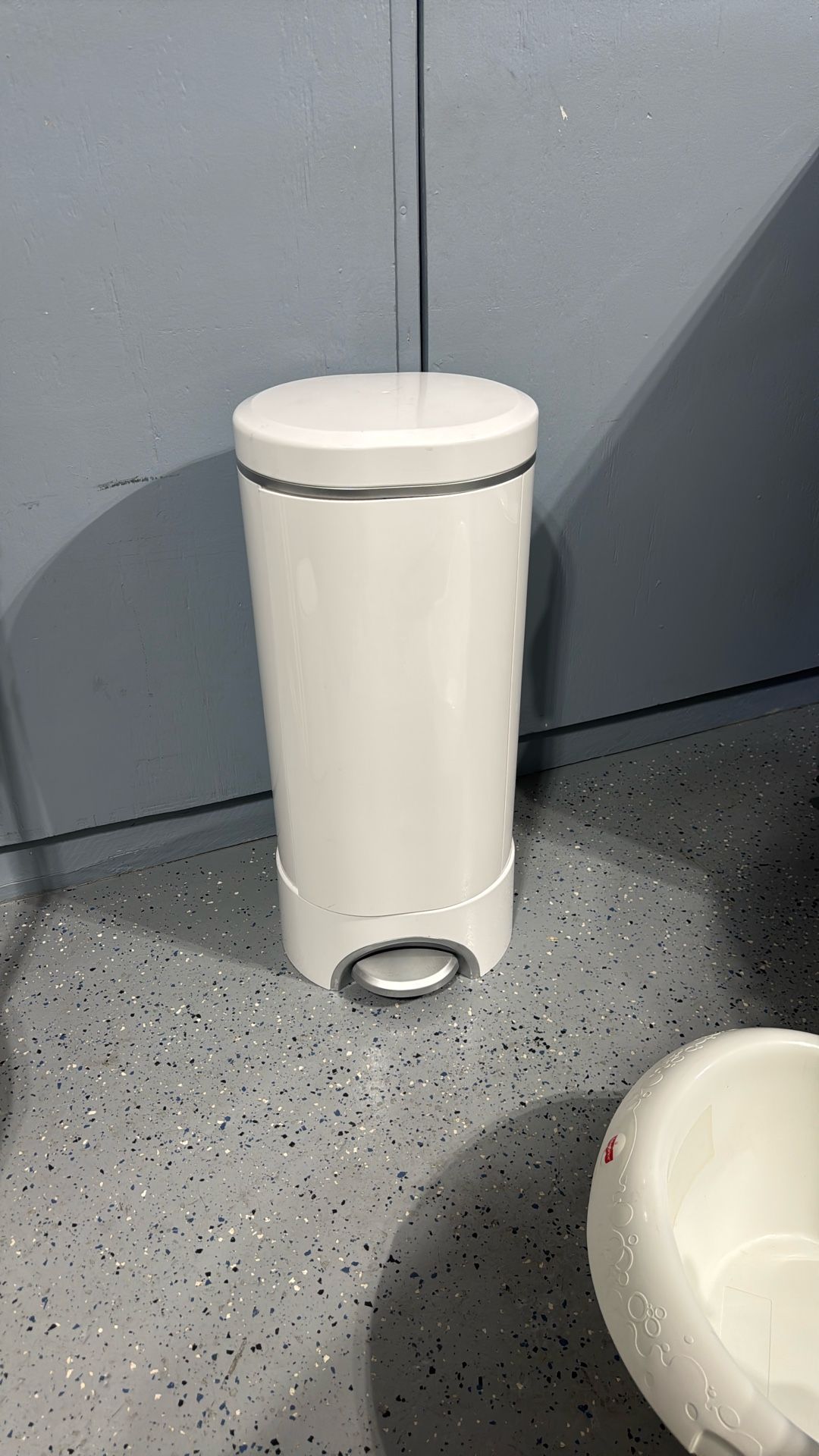 Munchkin STEP Diaper Pail