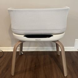 Graco SmartSense Soothing Bassinet 
