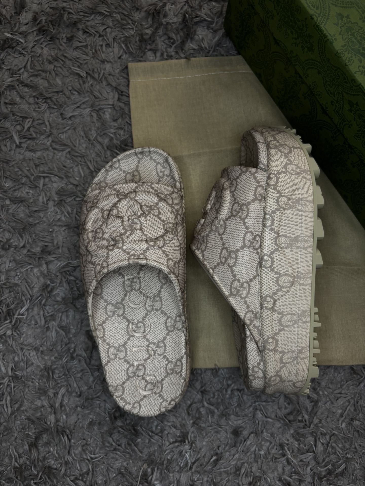 Gucci Slides 37 Womans