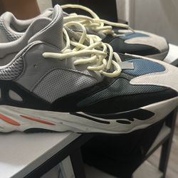 adidas yezzy size 14 originales solo le faltan las plantillas en muy buenas conddiciones