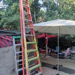 12' Fiberglass Step Ladder