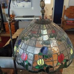 Tiffany Style Lamp / Table 