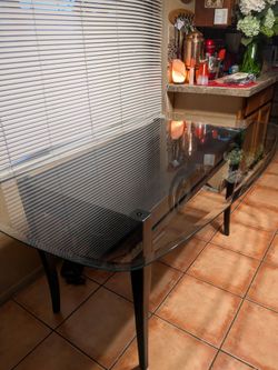 Glass dinner table
