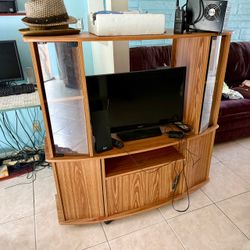 Free tv stand