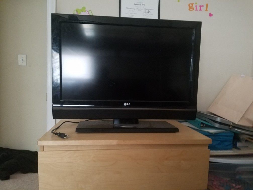 32 inch LG HD TV