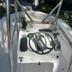 16.5 Ft  115 HP 4 Tiempo 