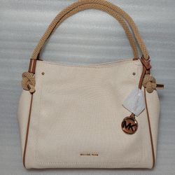 Michael Kors Designer Purse Shoulder Tote Bag. Beige. Perfect For Summer. Brand new with tags. Beautiful women's handbag.