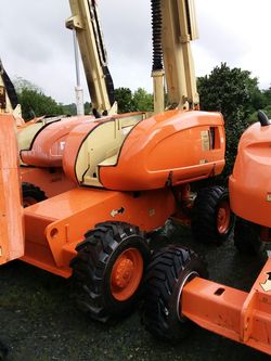 Boom lift EXCELENT CONDITION LIKE NEW