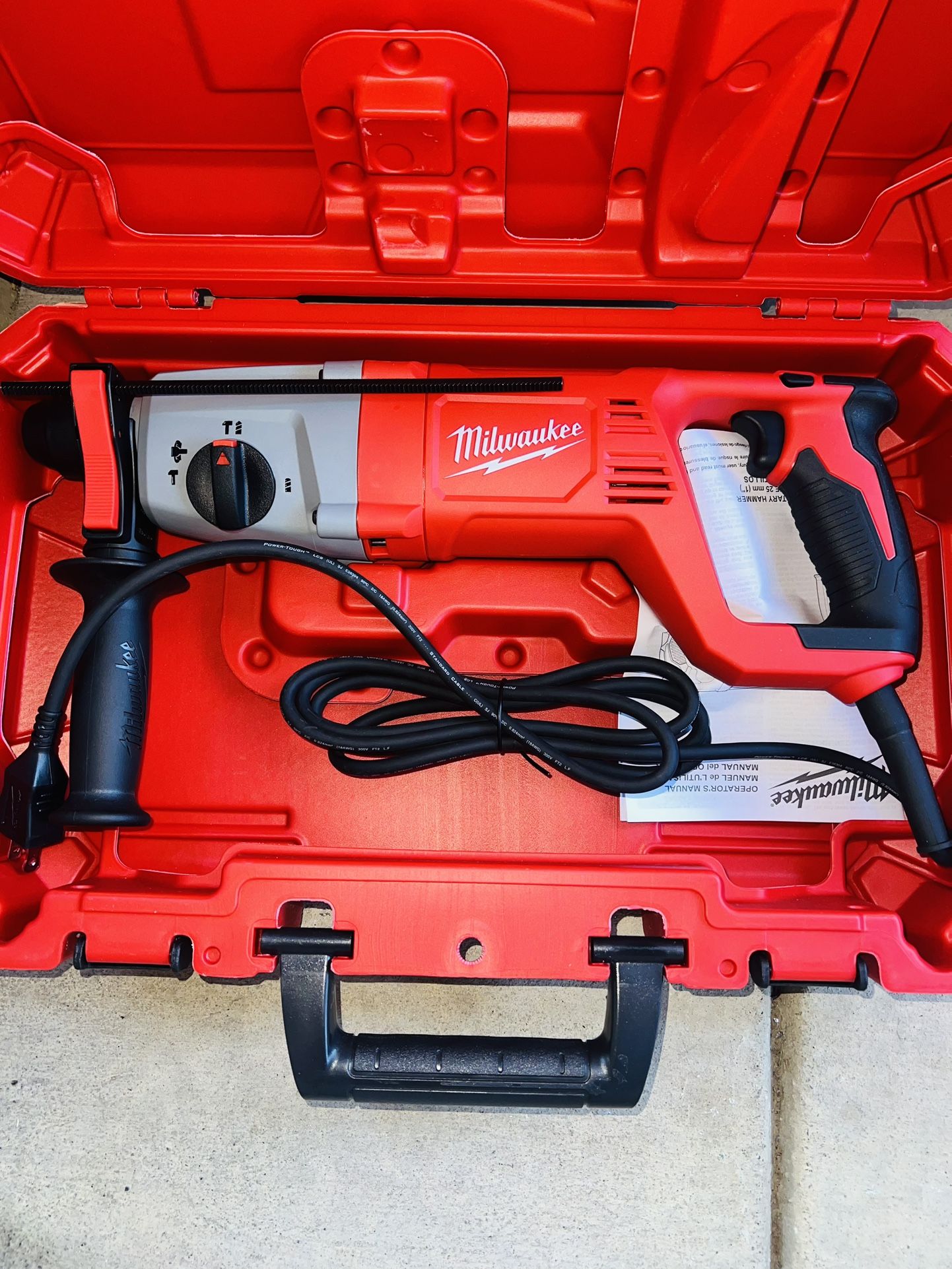 Milwaukee 5262-21 1 in. SDS D-Handle Rotary Hammer NEW !!!!