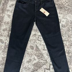 Brand New Women's Black Levi’s Jeans