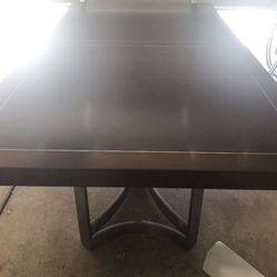 Elegance High Quality Dining Table With Metal Leg
