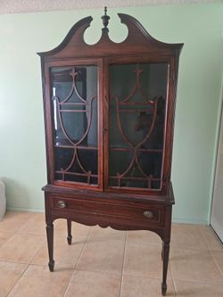 MCM Beautiful Haywood China Hutch