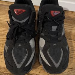 New Balance 9060 Sneakers – Men’s Size 7