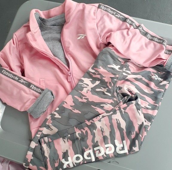 Lil Girls Reebok Outfit Size 4 .