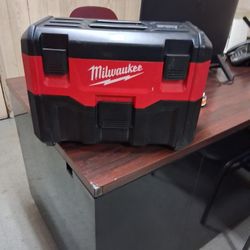 Milwaukee M18 2 gallon Wet/Dry Vacuum