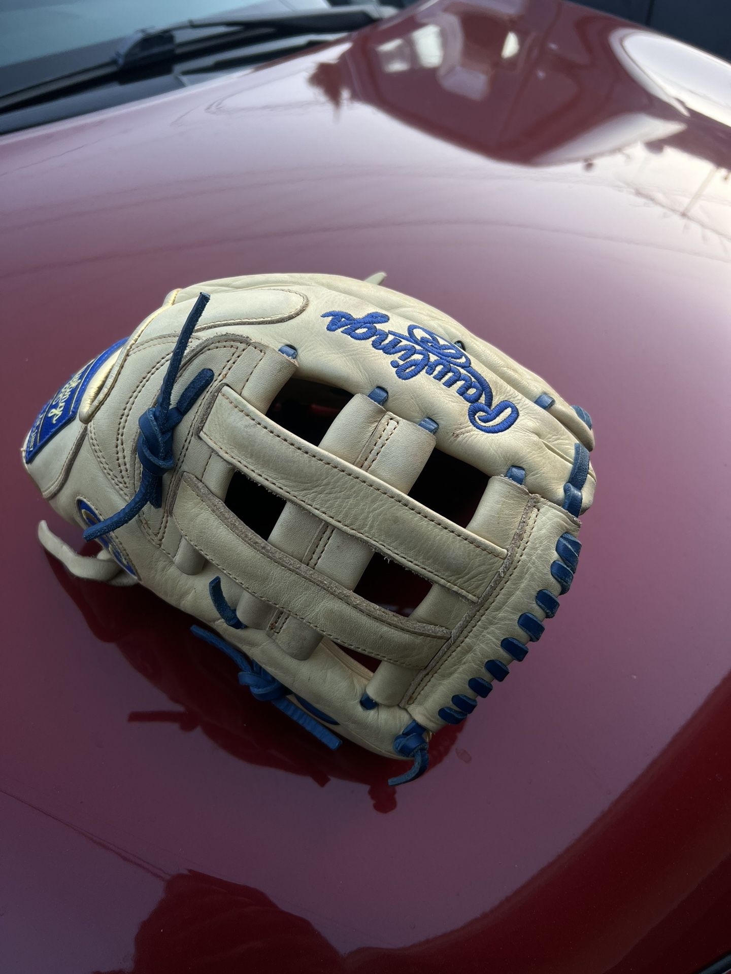 Rawlings Baseball Glove. 