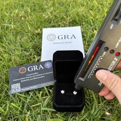 VVS1 Moissanite Earrings *BEST OFFER*