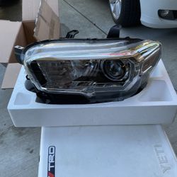 2020 Tacoma Headlight 