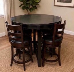 Dining Table & Chairs