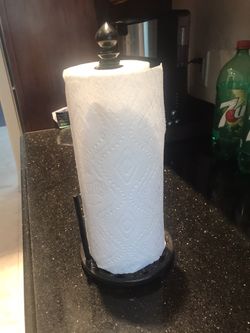 Paper towel holder
