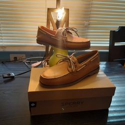 NEW SPERRY  LEATHER SHOES SIZE 8.5- And- 11