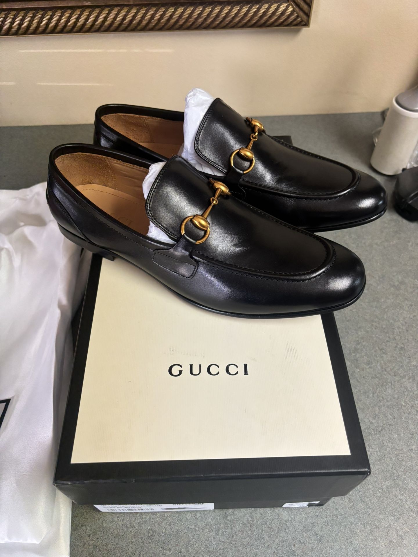 Men’s Gucci Loafer size 7 (authentic)